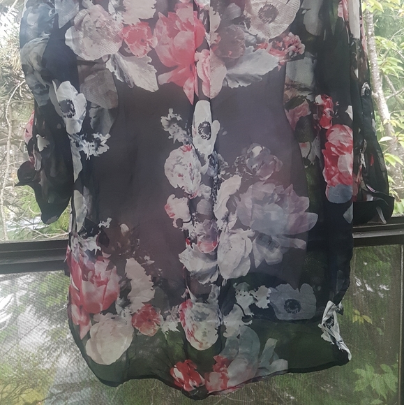 EUC M George sheer floral 3/4 sleeve blouse - Picture 4 of 5